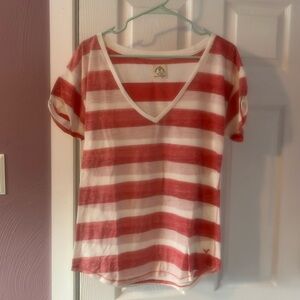 American Eagle V-neck vintage tee